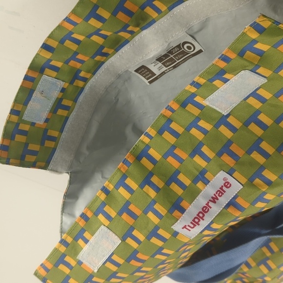 Tupperware insulated tote shopping bag with Velcro closure and crossbody strap - Picture 4 of 4